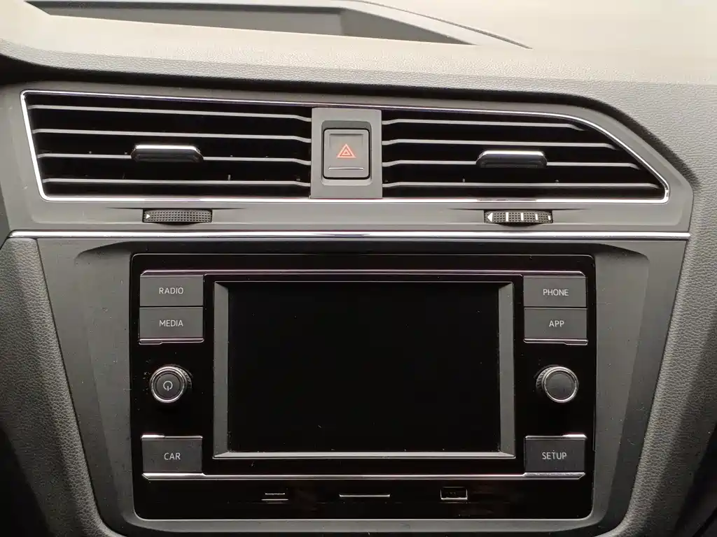 Volkswagen Tiguan L — миниатюра 9