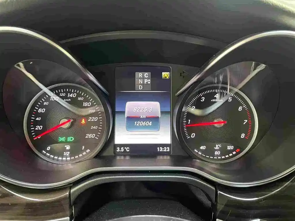 MERCEDES-BENZ V CLASS