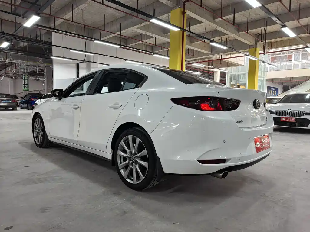 Mazda 3 Axela — миниатюра 8
