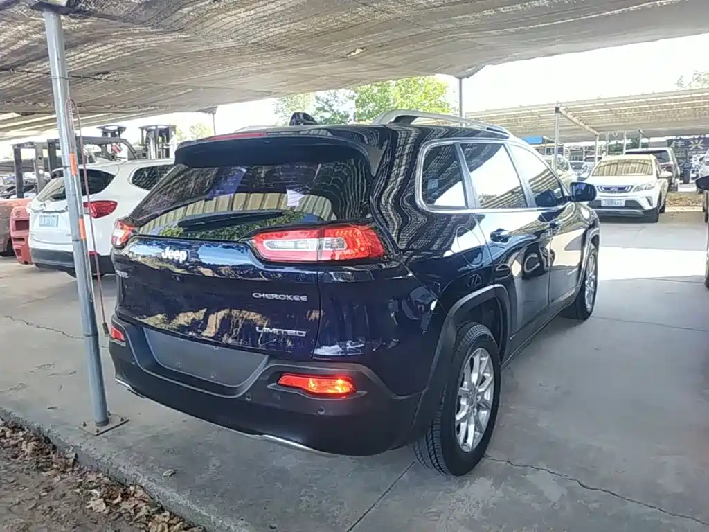 Jeep Cherokee — миниатюра 7