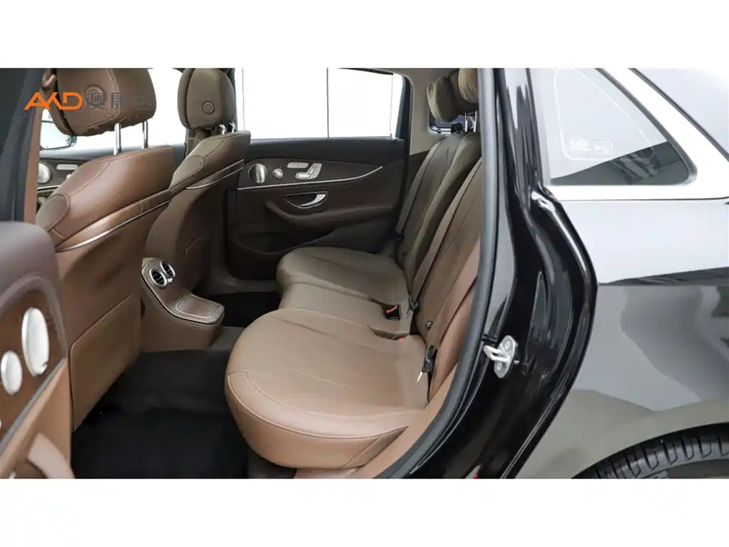 Mercedes-Benz E-Class — миниатюра 7