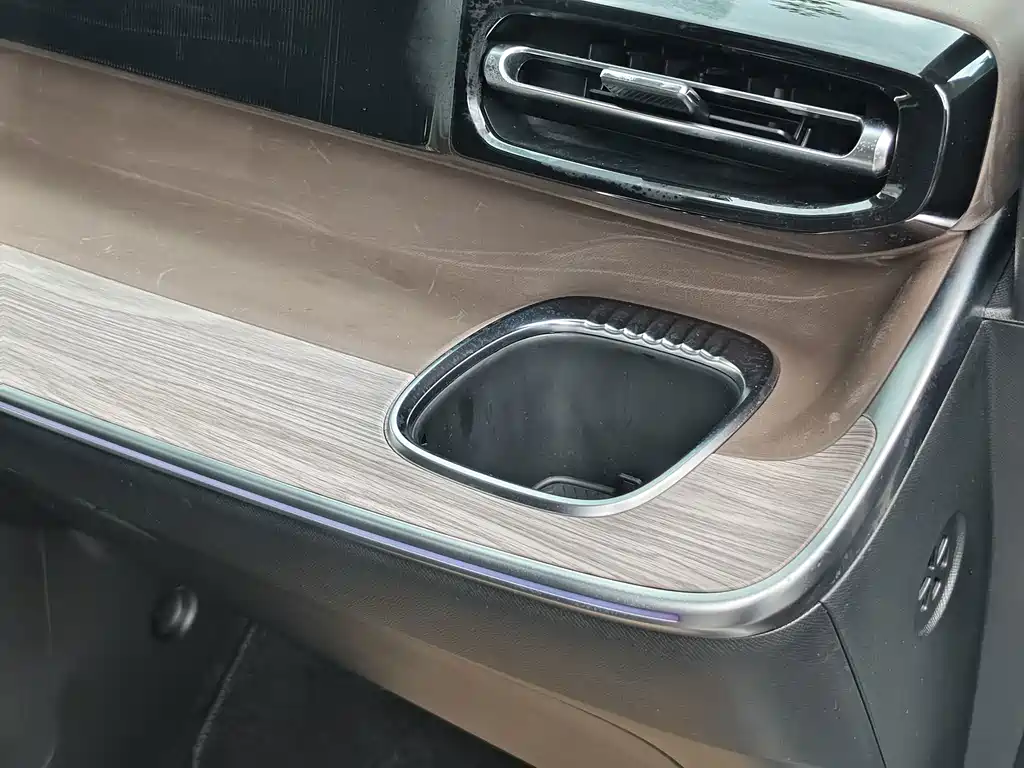 GAC Motor 传祺E8 PHEV — миниатюра 33