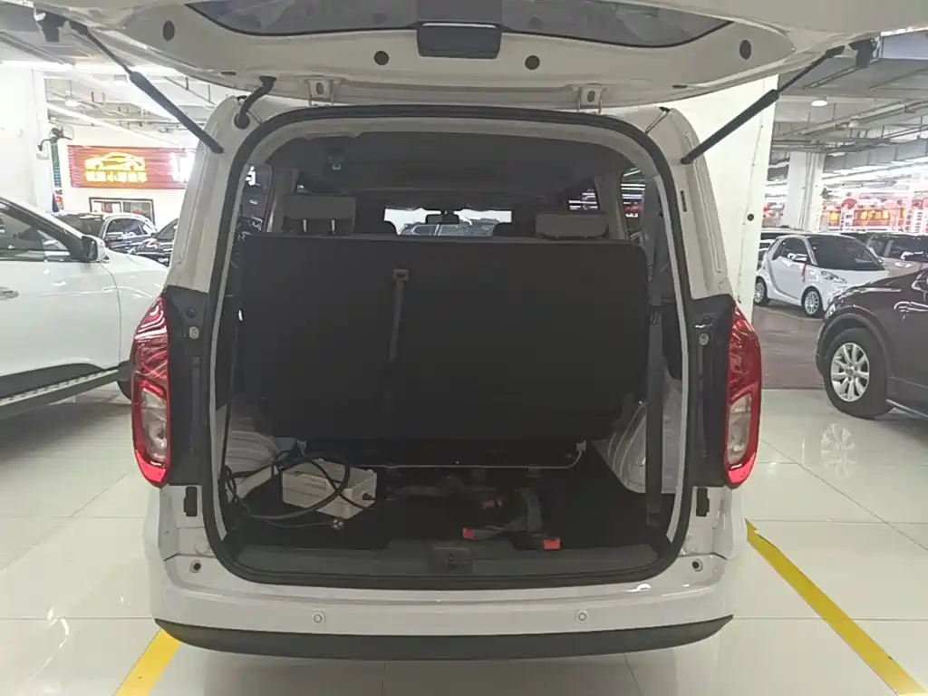 Wuling Hongguang EV — миниатюра 15