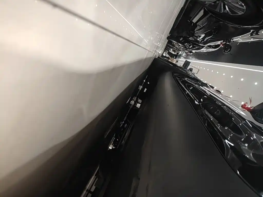 Tesla Model Y — миниатюра 22