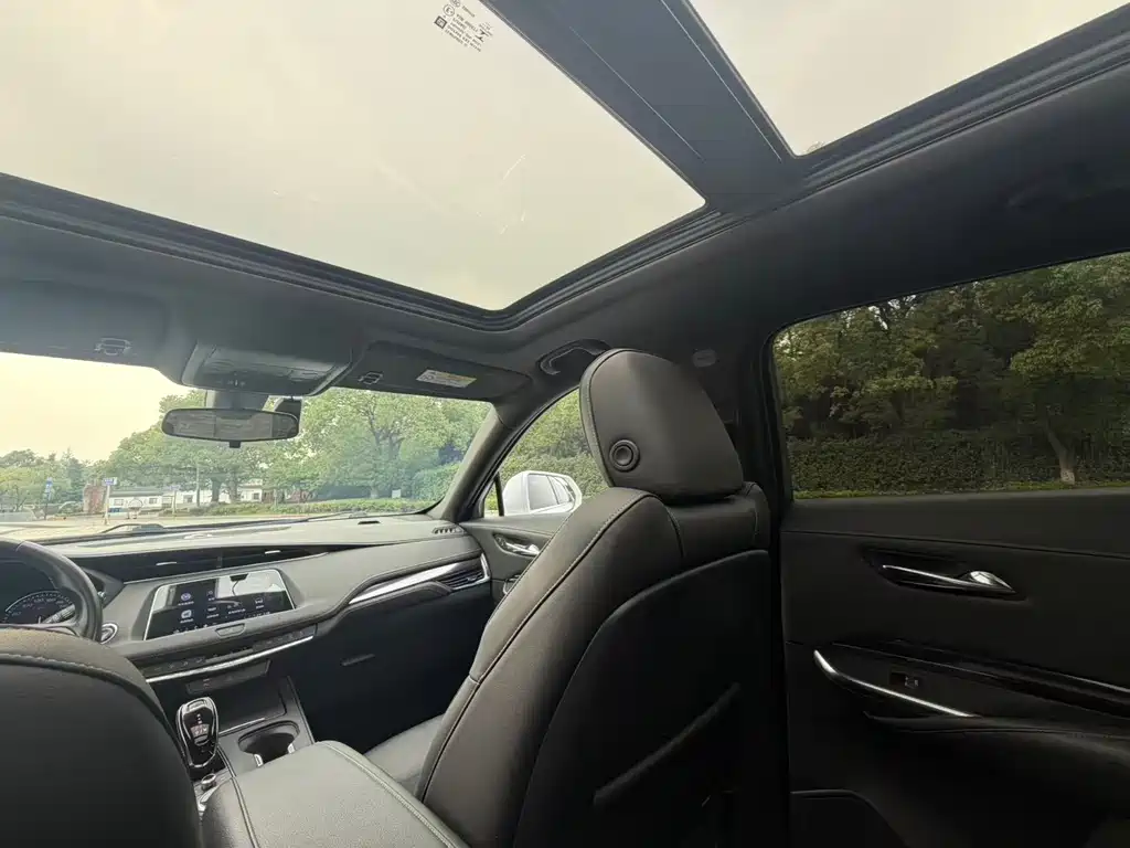 Cadillac XT4 2020 28T