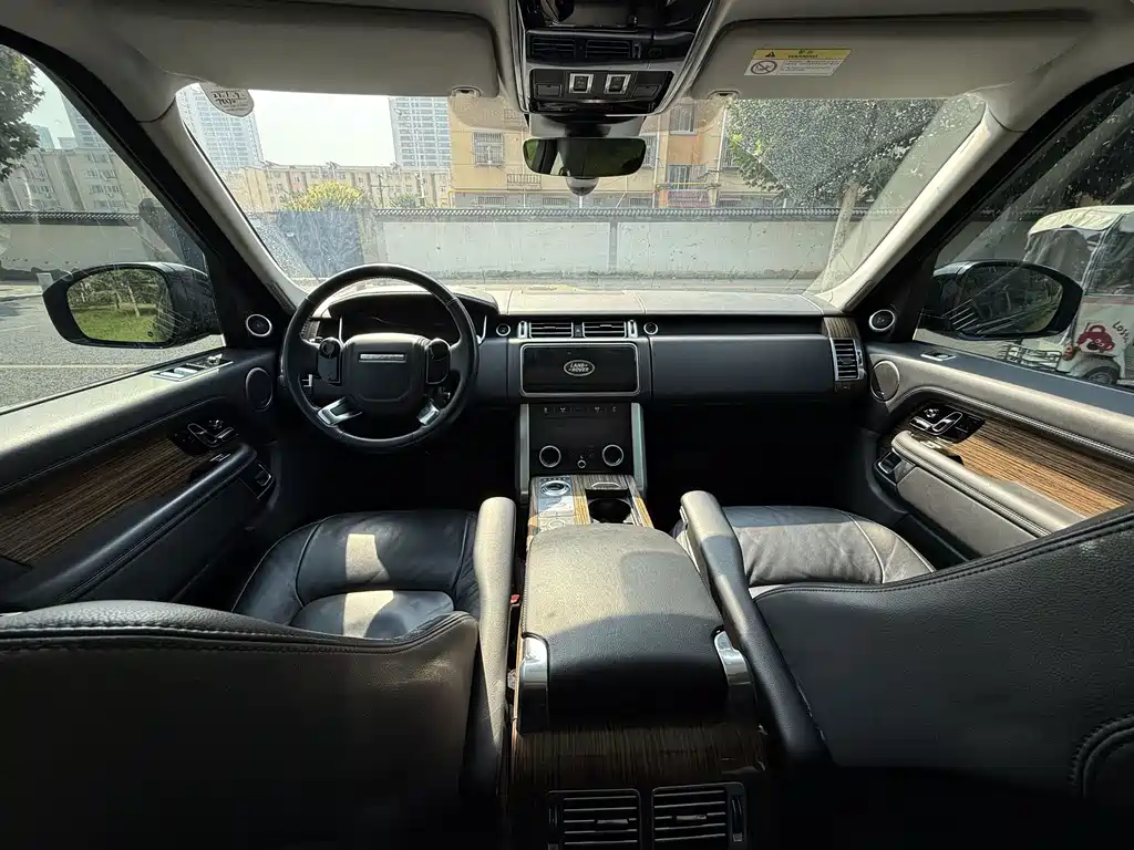 Land Rover Range Rover — миниатюра 6