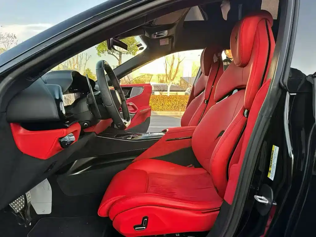 Ferrari Purosangue 2023 6.5L V12