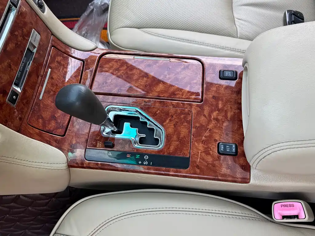 Toyota Crown — миниатюра 18