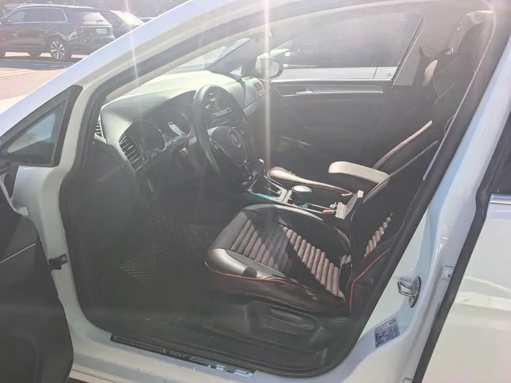Volkswagen Golf — миниатюра 4
