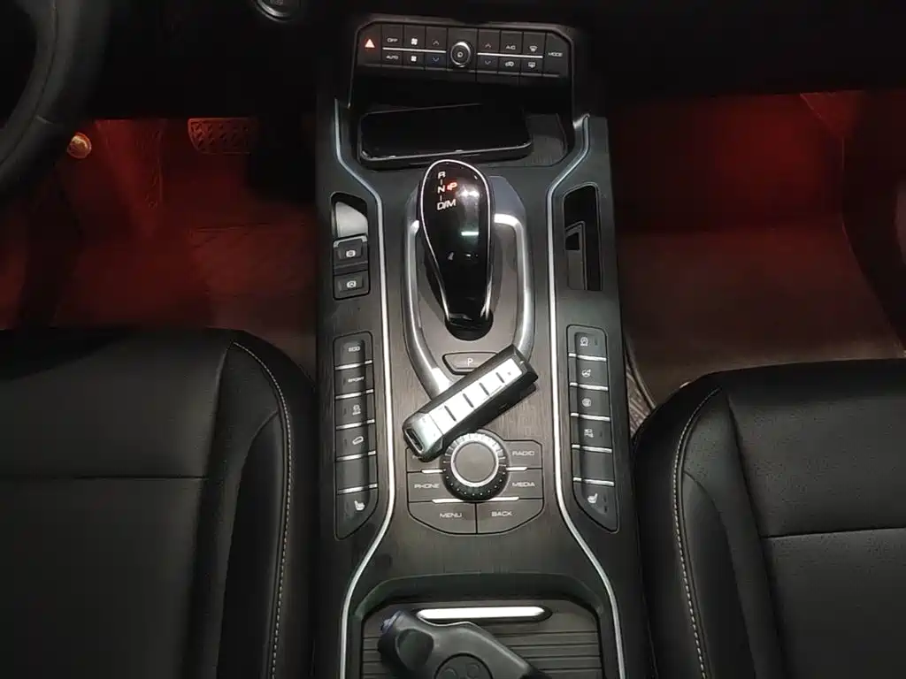Wey Wey VV6 — миниатюра 14