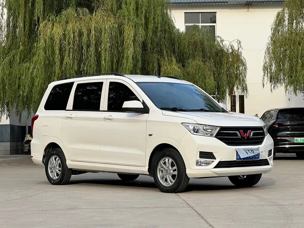 Wuling Hongguang — миниатюра 3