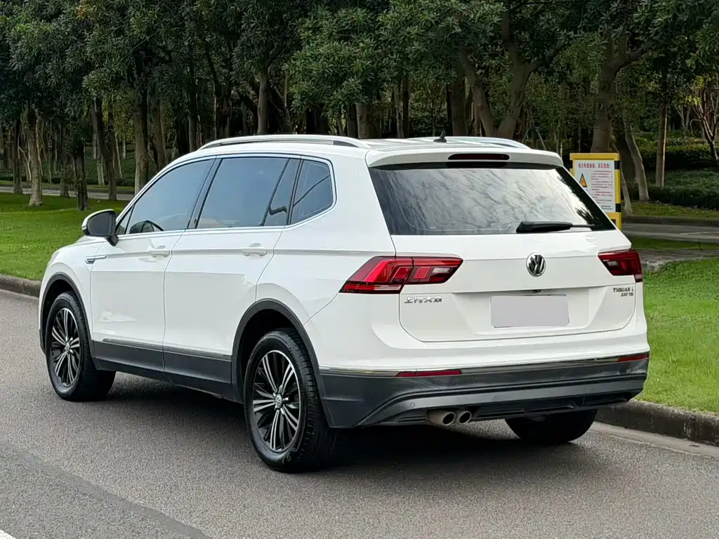 Volkswagen Tiguan L — миниатюра 7
