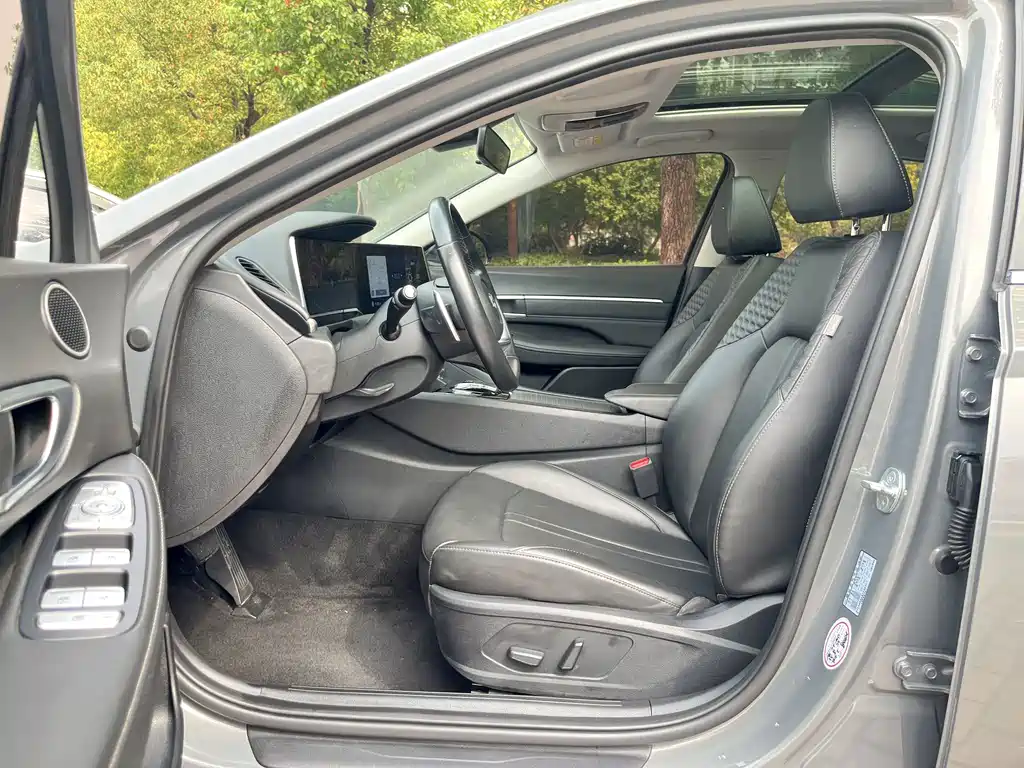Hyundai Sonata — миниатюра 12