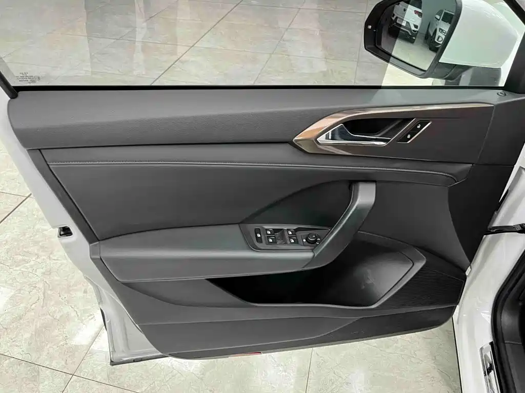 Volkswagen Tharu — миниатюра 15