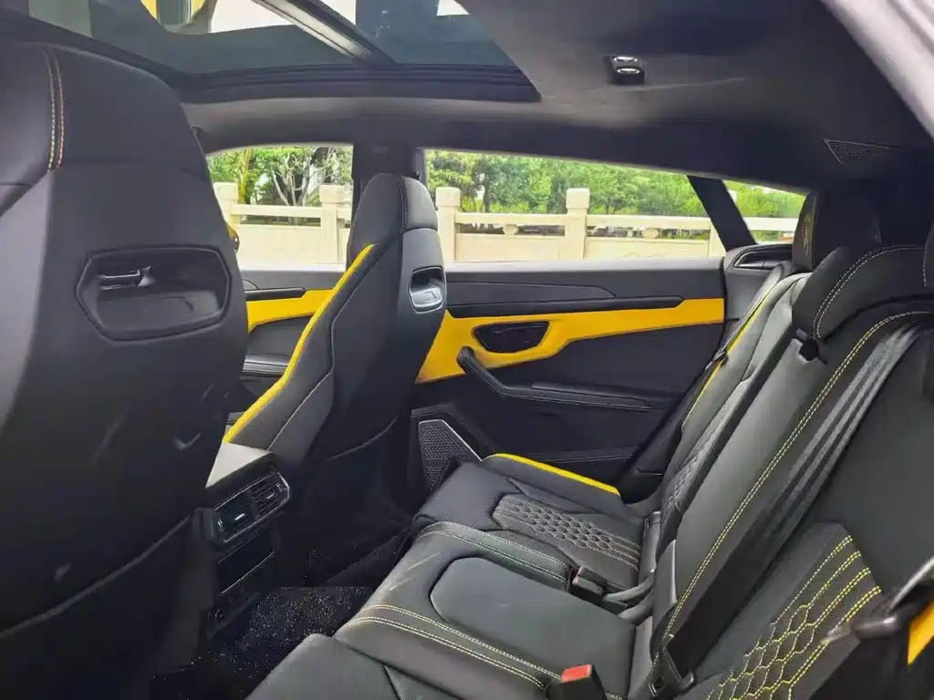 Lamborghini Urus SE — миниатюра 6
