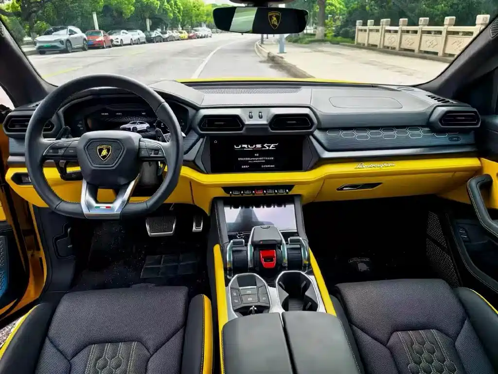 Lamborghini Urus SE — миниатюра 8