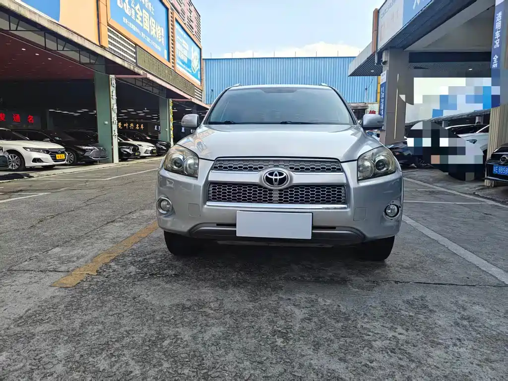 Toyota RAV4 — миниатюра 2