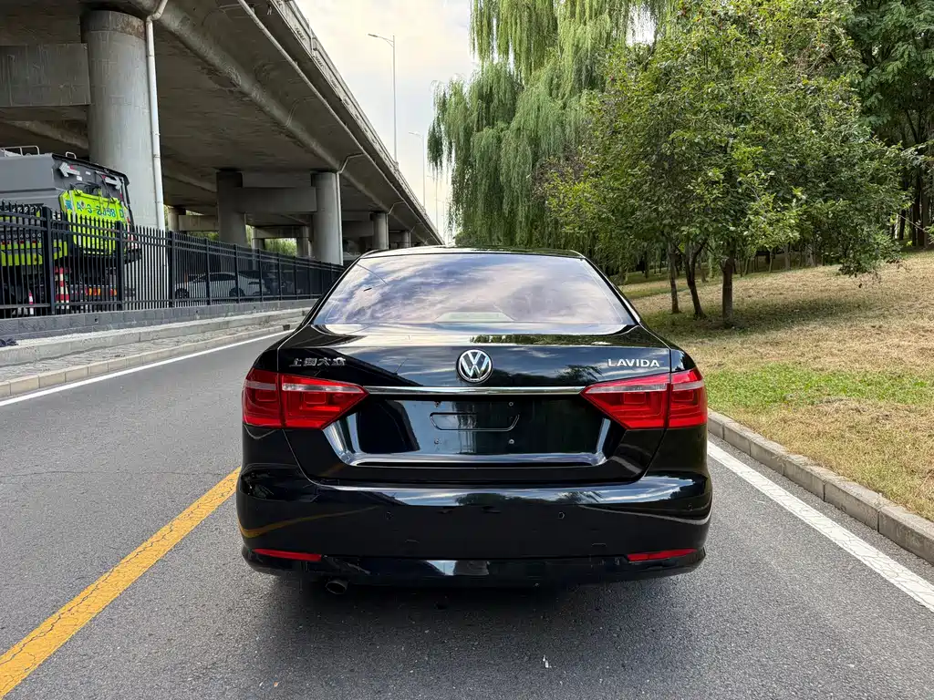 Volkswagen Lavida — миниатюра 6