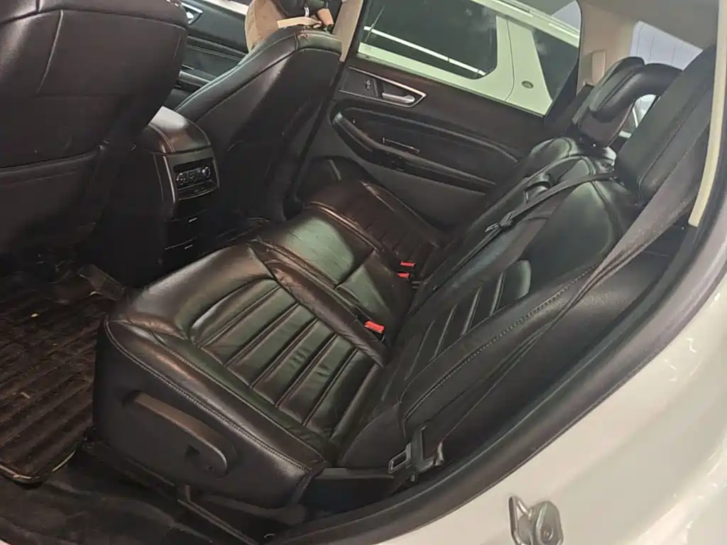 Ford Edge — миниатюра 17