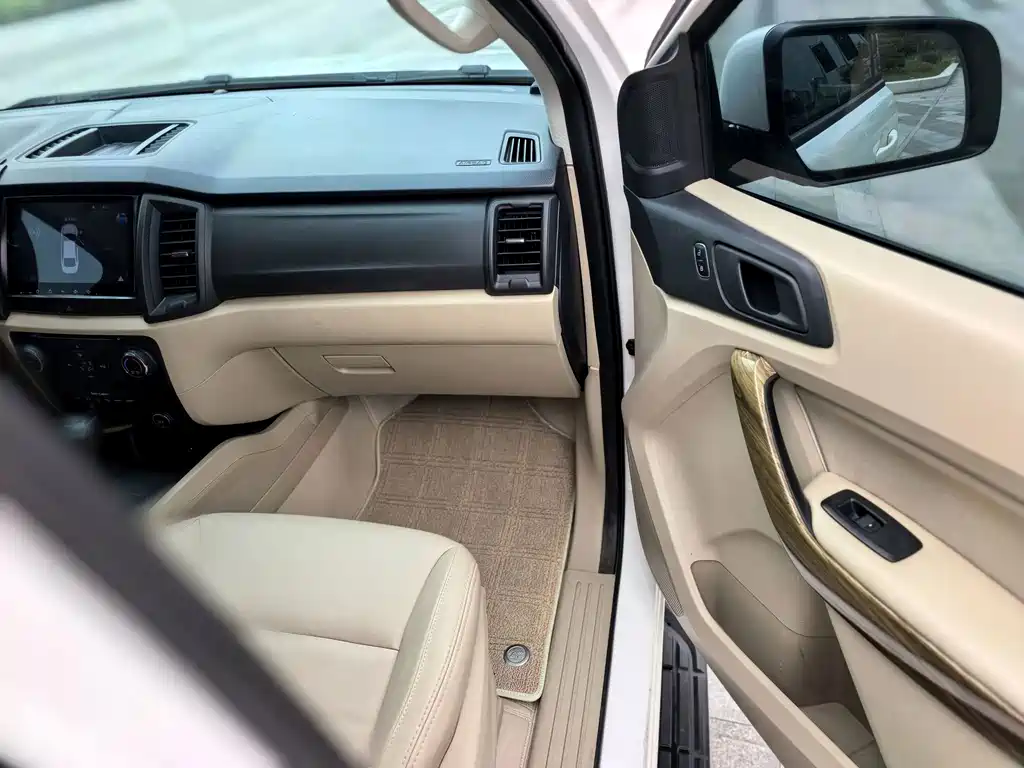 Ford Everest — миниатюра 15