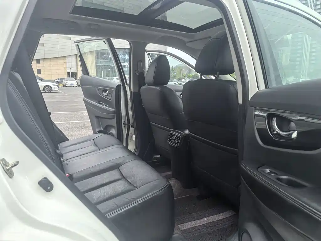 Nissan X-Trail — миниатюра 12