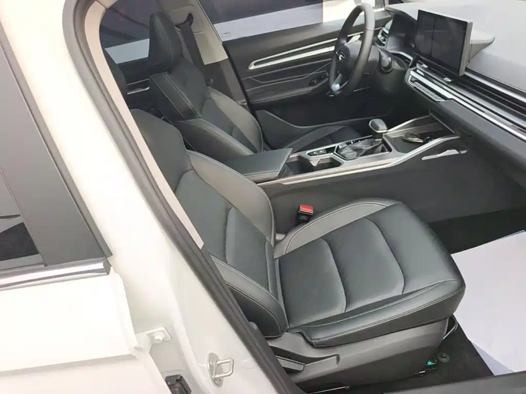 Geely Emgrand — миниатюра 25