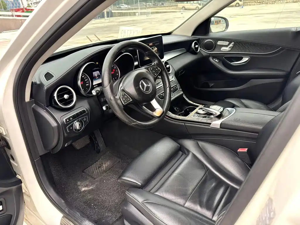 Mercedes-Benz C-Class — миниатюра 7