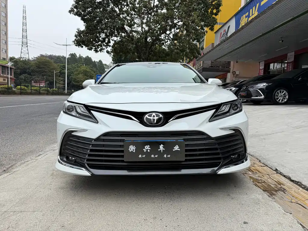 TOYOTA CAMRY