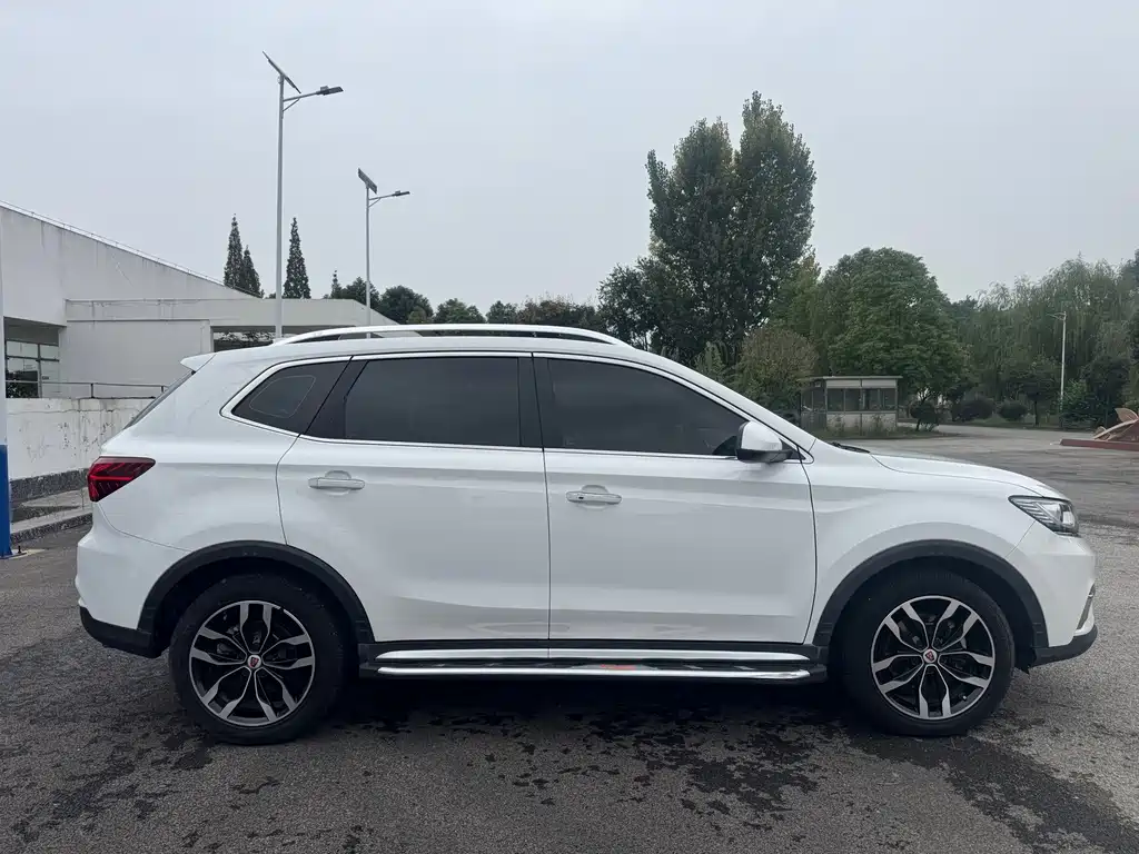 Roewe RX5 — миниатюра 8