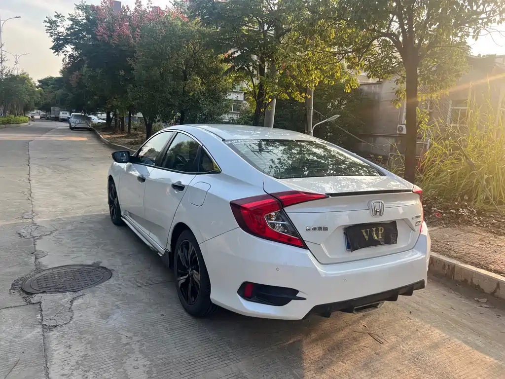 Honda Civic — миниатюра 9