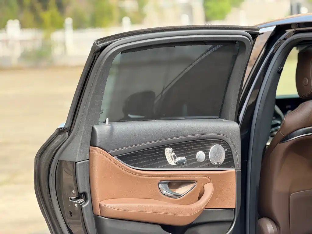 Mercedes-Benz E-Class — миниатюра 7