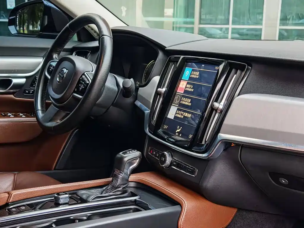 Volvo S90 — миниатюра 10