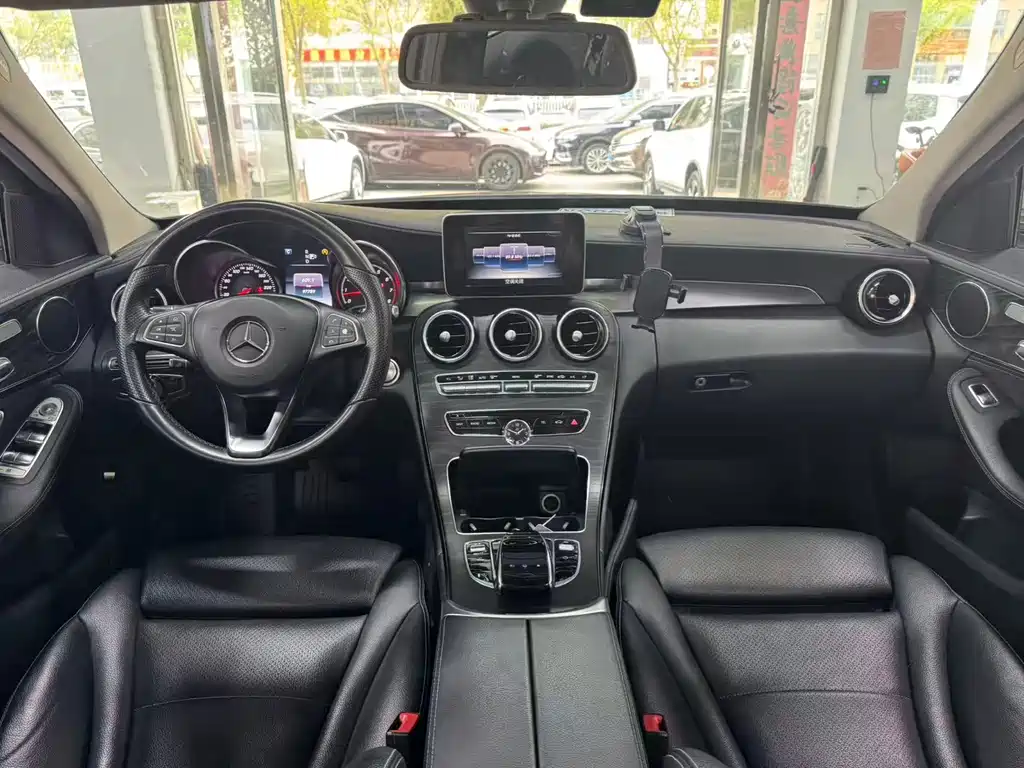 Mercedes-Benz C-Class — миниатюра 9