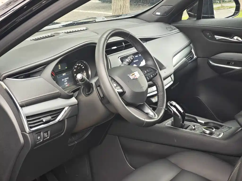 Cadillac XT4 — миниатюра 4
