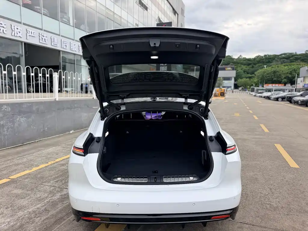 NIO ET5T — миниатюра 16