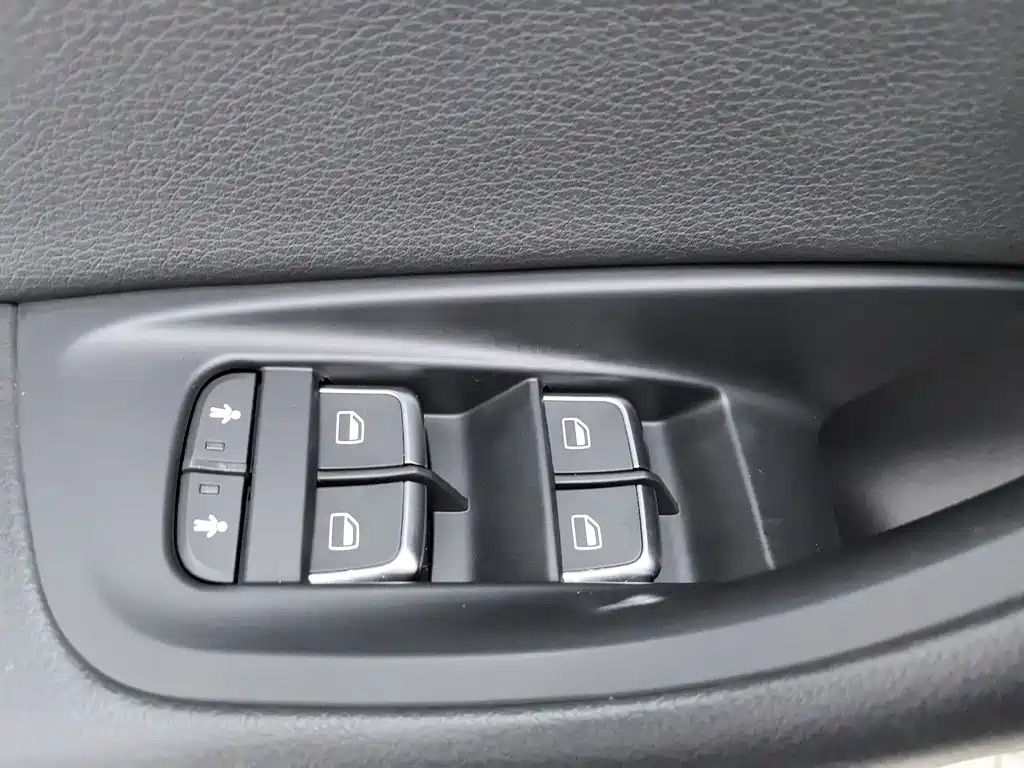 Audi A6L — миниатюра 9