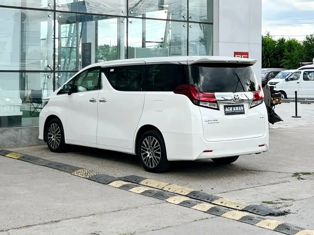 Toyota Alphard 2018 3.5L Luxury