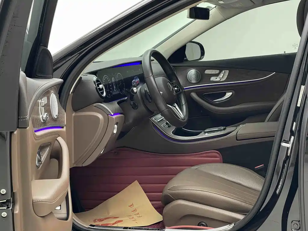 Mercedes-Benz E-Class — миниатюра 5