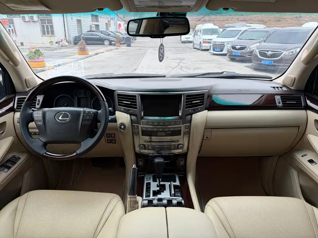 Lexus LX — миниатюра 5