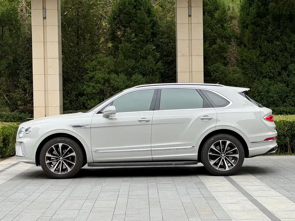 Bentley Bentayga — миниатюра 3
