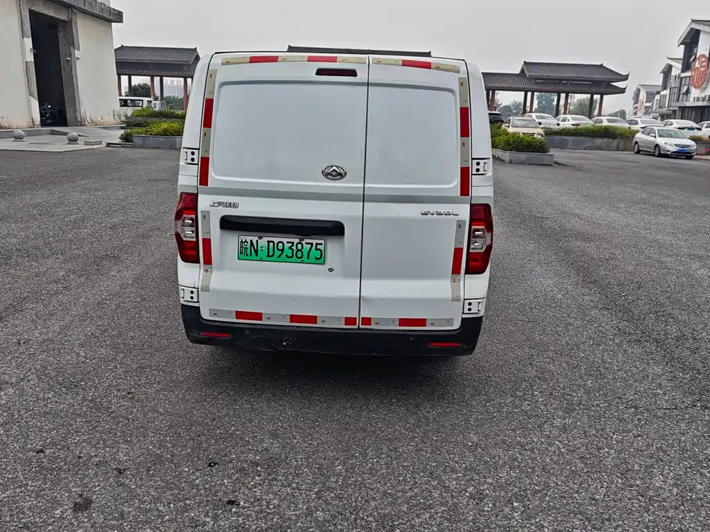 MAXUS EV30 — миниатюра 5