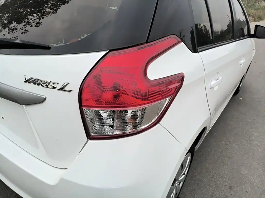Toyota Yaris L — миниатюра 8