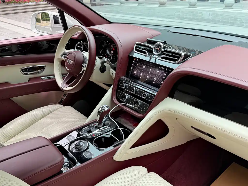 Bentley Bentayga — миниатюра 21