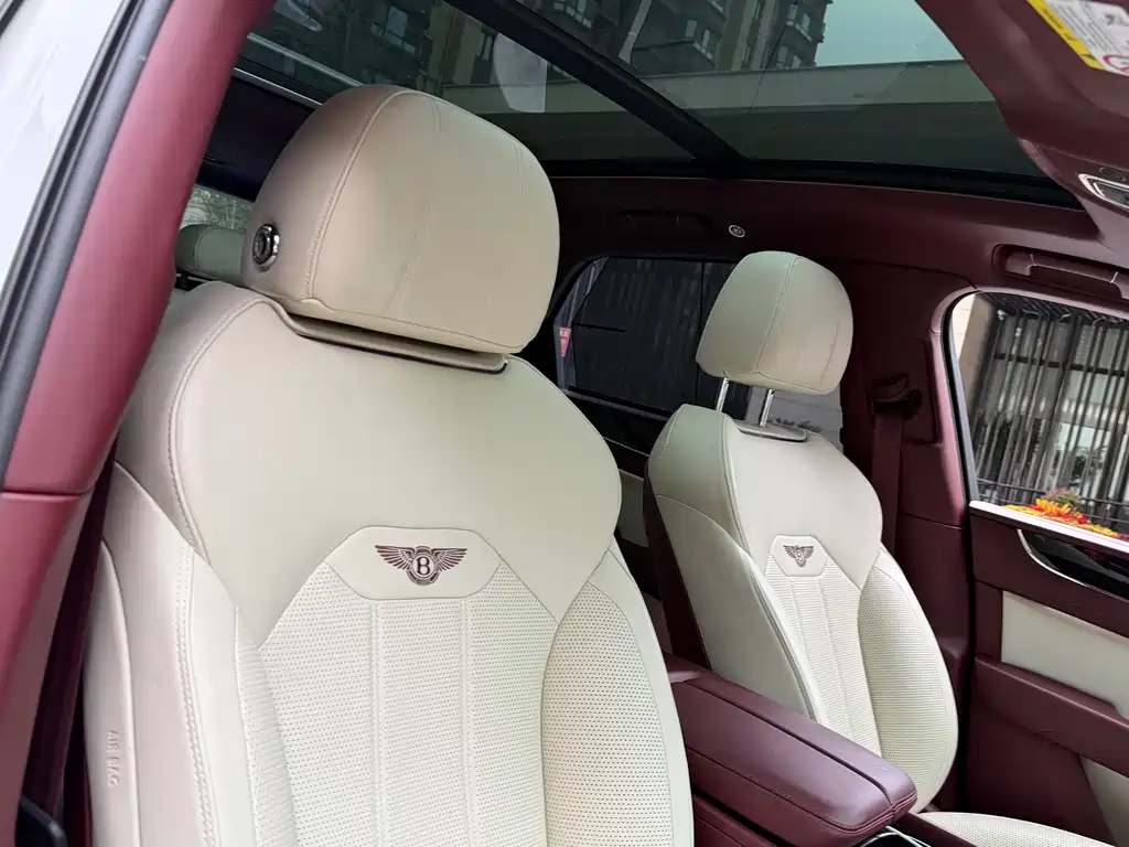 Bentley Bentayga — миниатюра 22