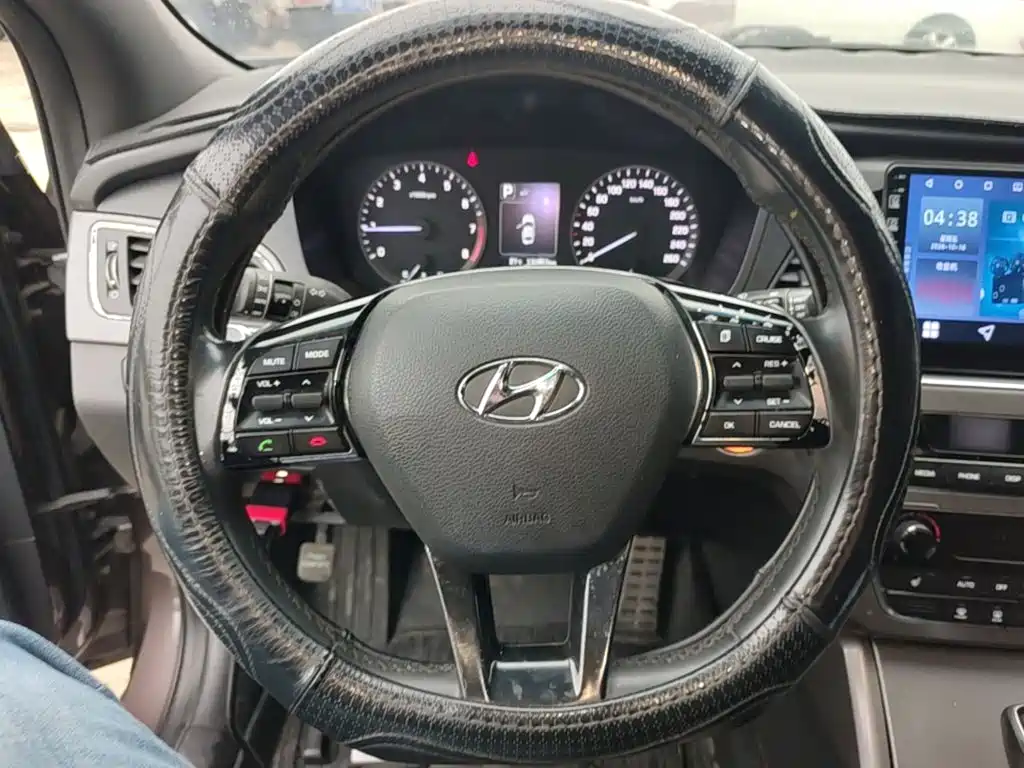 Hyundai Sonata — миниатюра 11