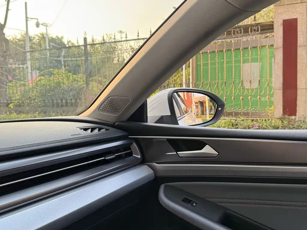 Volkswagen Lamando — миниатюра 8