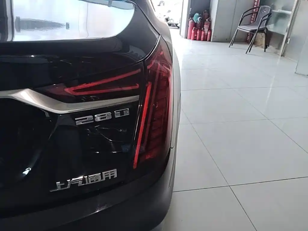 Cadillac CT6 — миниатюра 8