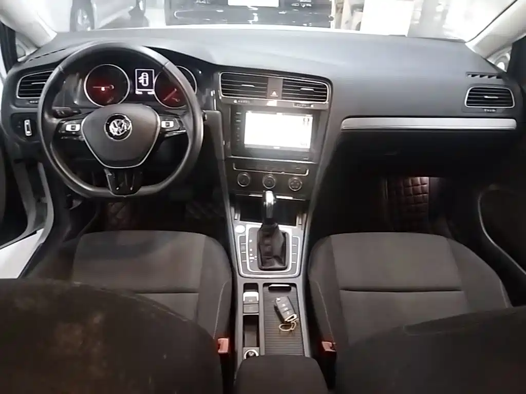 Volkswagen Golf — миниатюра 10