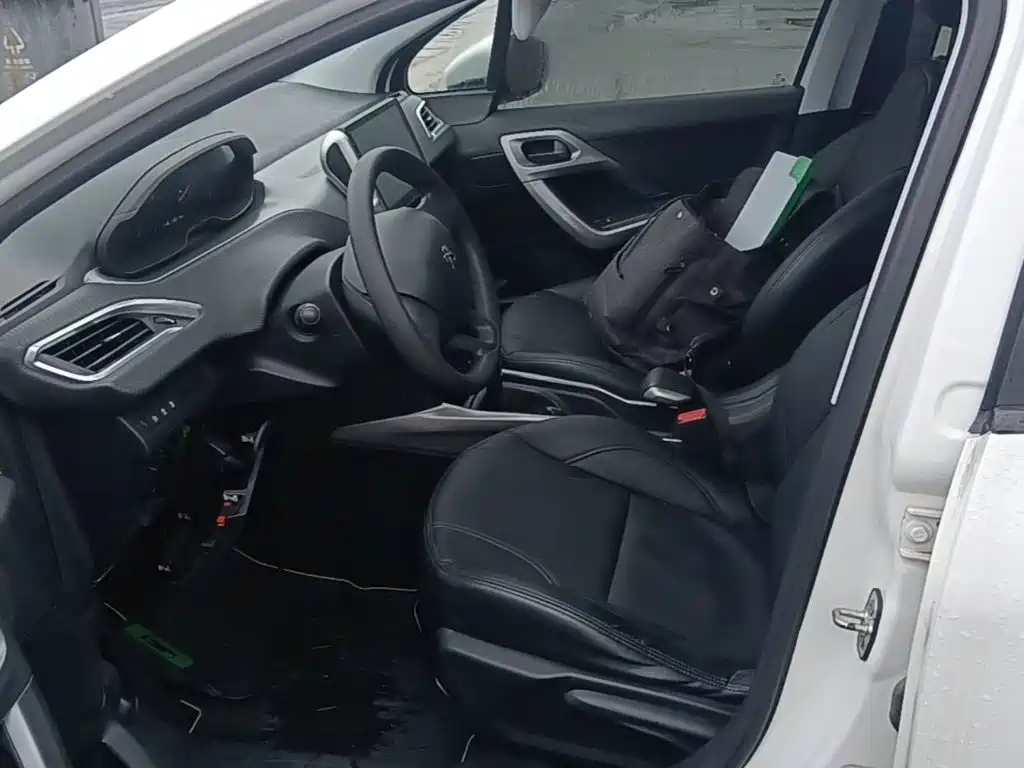 Peugeot 2008 — миниатюра 15