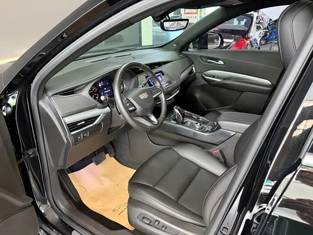 Cadillac XT4 2020 28T Lead